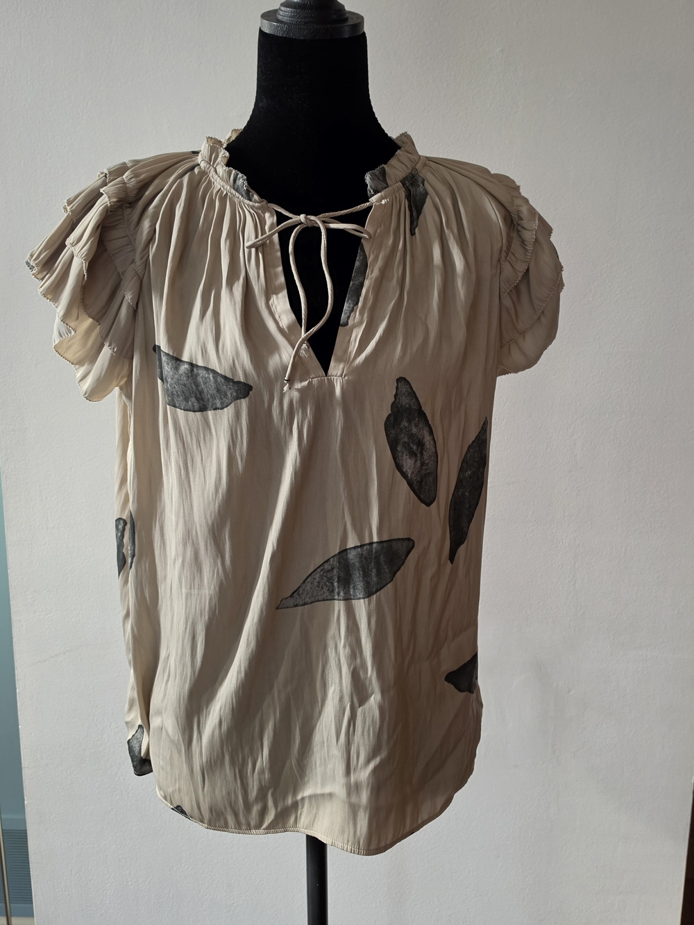 Philosophy Cream Tie-Neck Flutter Sleeve Blouse with Black Leaf Motif